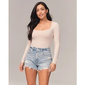 Abercrombie Curve Love: The Mom Short High Rise, Size 27